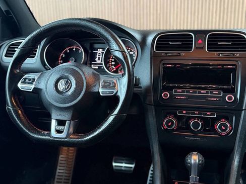 Used 2013 Volkswagen Golf 4-Door FWD image 4