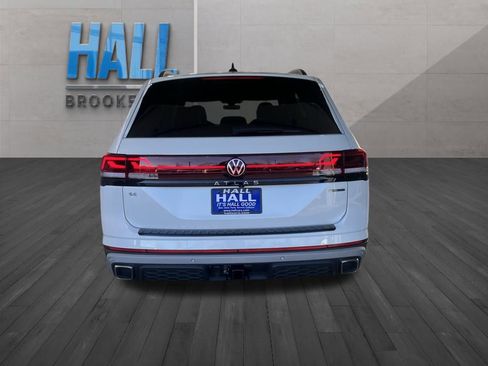 New 2026 Volkswagen Atlas Peak Edition image 4