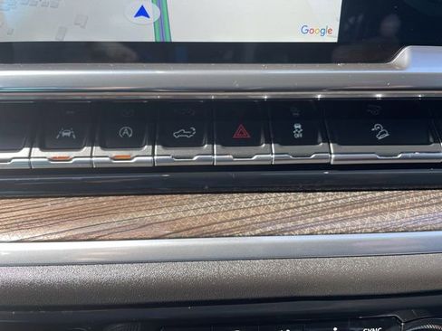 Used 2025 Chevrolet Silverado 1500 LT image 35