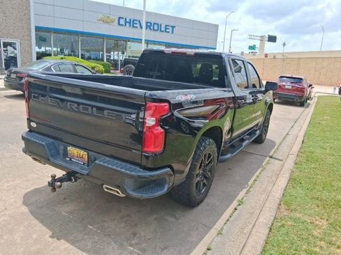 Used 2023 Chevrolet Silverado 1500 RST w/ Redline Edition AWD/4WD image 3