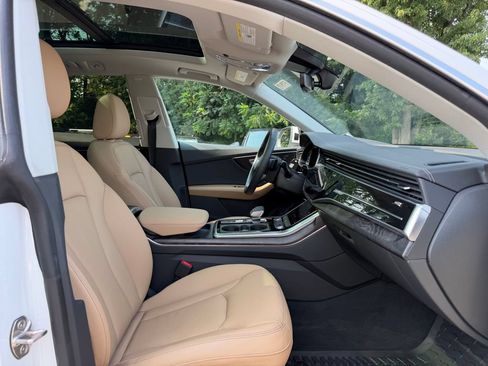 Used 2025 Audi Q8 Premium w/ Convenience Package AWD/4WD image 18