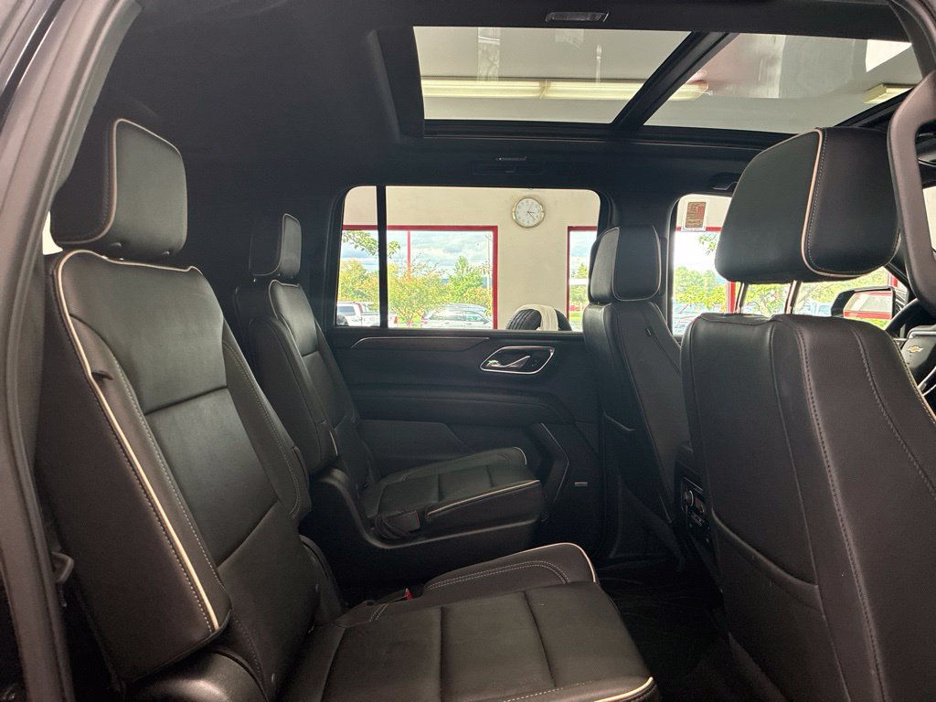 Used 2023 Chevrolet Suburban Premier w/ Premium Package 2 AWD/4WD image 50