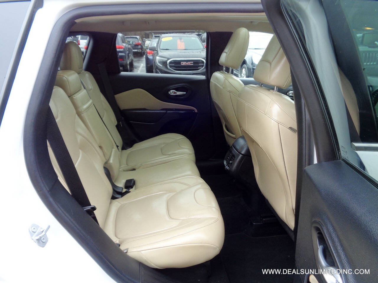 Used 2017 Jeep Cherokee Limited AWD/4WD image 22