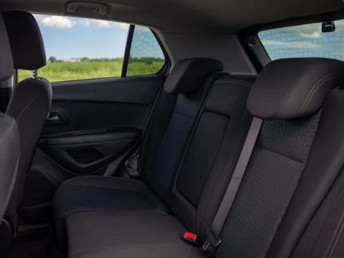 Used 2020 Chevrolet Trax LS w/ Tint and Cruise Package FWD image 15