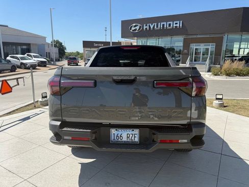 Used 2023 Hyundai Santa Cruz SE FWD image 9