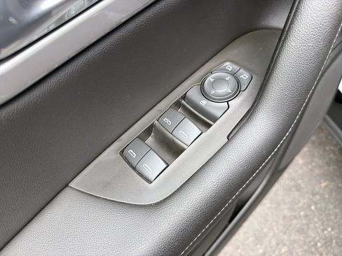 Used 2022 Chevrolet Blazer LT FWD image 15