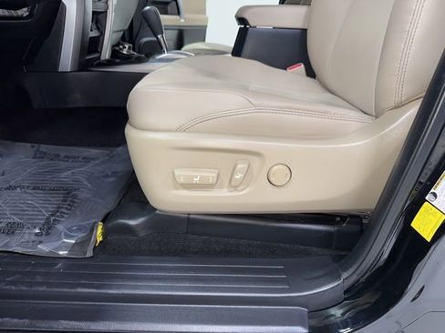 Used 2022 Toyota 4Runner SR5 Premium w/ Moonroof Package AWD/4WD image 8