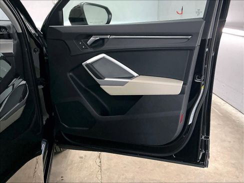 Certified 2025 Audi Q3 2.0T Premium w/ Convenience Package image 27