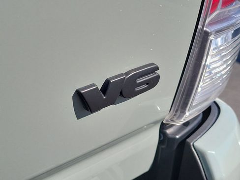 Used 2022 Toyota Tacoma TRD Off-Road w/ TRD Premium Off Road Package image 8