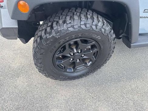 Used 2015 Jeep Wrangler Sport w/ Quick Order Package 24S AWD/4WD image 12