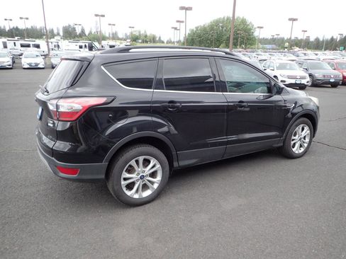 Used 2018 Ford Escape SE FWD image 5