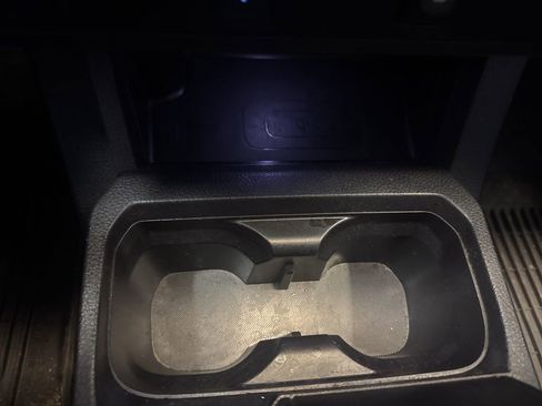 Used 2016 Toyota Tacoma TRD Sport w/ Towing Package image 19