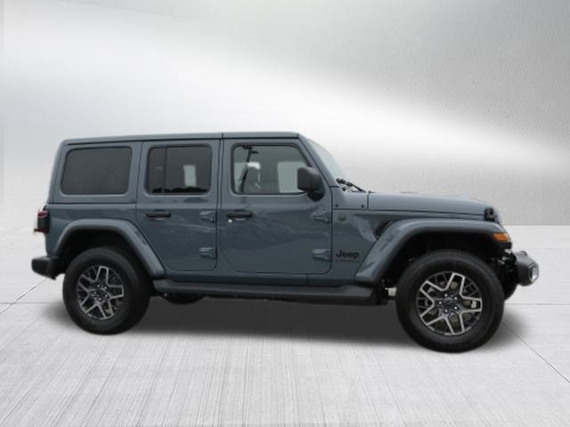 New 2026 Jeep Wrangler Unlimited Sahara AWD/4WD image 2