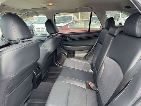 Used 2017 Subaru Outback 2.5i Limited image 9