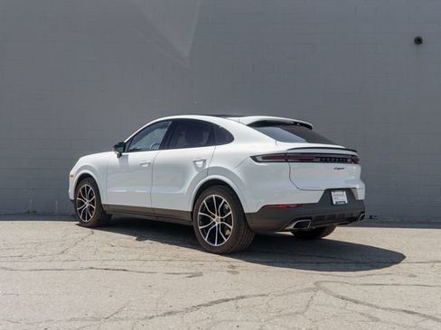 Certified 2026 Porsche Cayenne Coupe AWD/4WD image 3