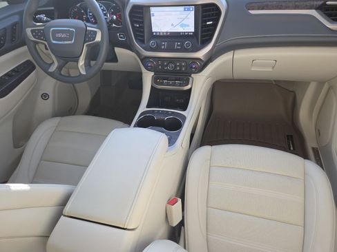 Used 2023 GMC Acadia Denali w/ Denali Technology Package FWD image 30