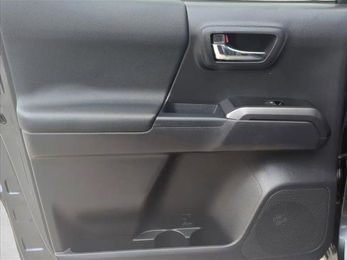 Certified 2022 Toyota Tacoma TRD Off-Road image 26