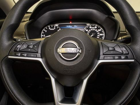 Used 2024 Nissan Altima 2.5 SV image 16