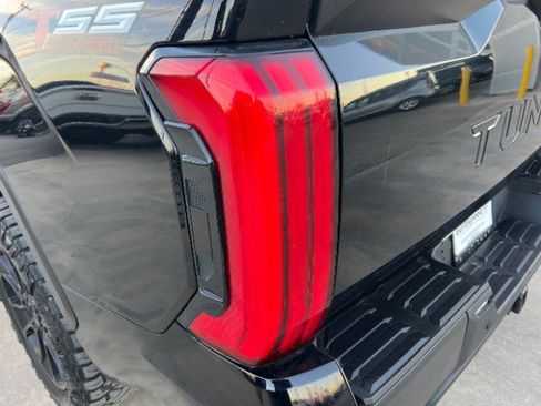 Used 2022 Toyota Tundra SR5 image 10