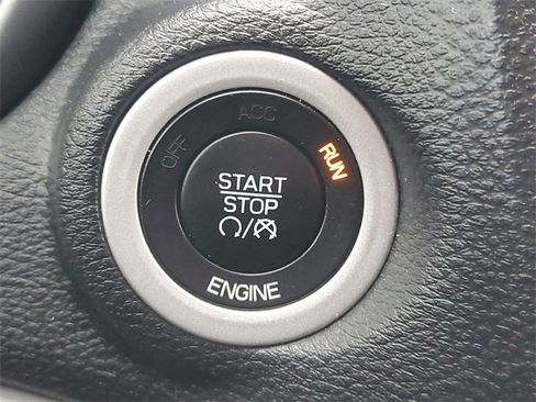 Used 2015 Dodge Journey R/T w/ Flexible Seating Group image 24