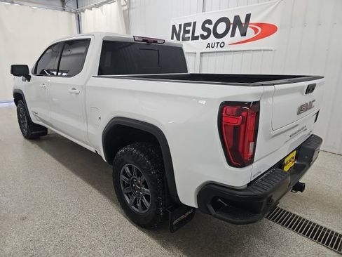 Used 2024 GMC Sierra 1500 AT4X image 9