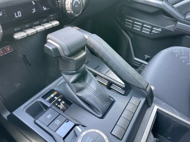 Certified 2026 Toyota Tacoma SR5 AWD/4WD image 17