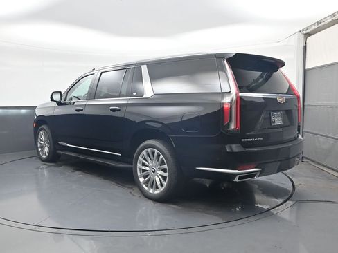 Used 2022 Cadillac Escalade ESV Premium Luxury image 5