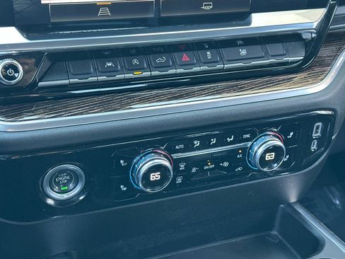 Used 2022 GMC Sierra 1500 Elevation w/ LPO, Elevation Black Package image 19