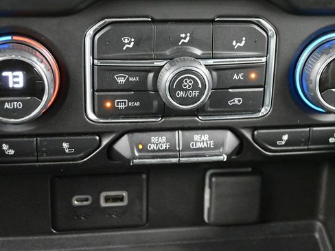 Used 2021 Chevrolet Tahoe Z71 image 18