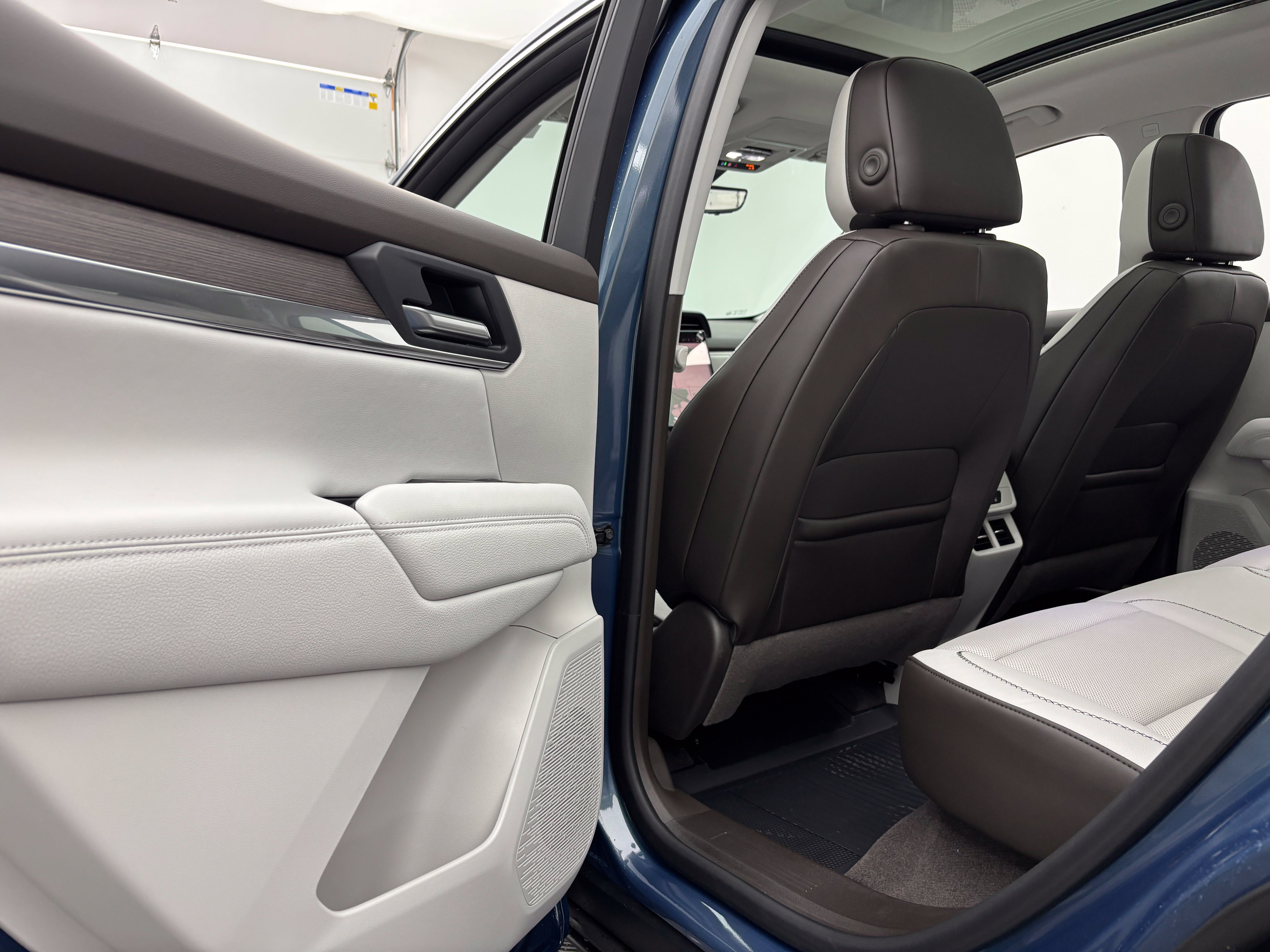 New 2027 GMC Terrain Denali w/ LPO, Floor Liner Package AWD/4WD image 42