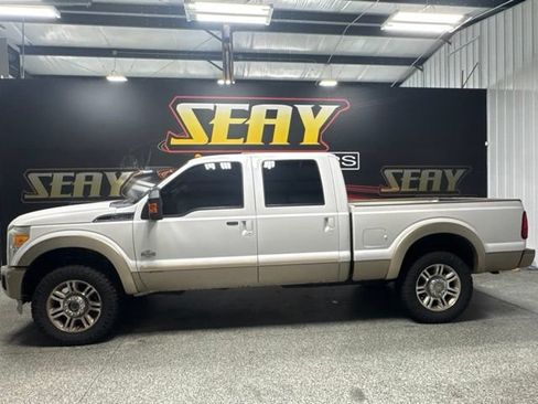 Used 2011 Ford F250 King Ranch w/ King Ranch w/Chrome Pkg AWD/4WD image 2