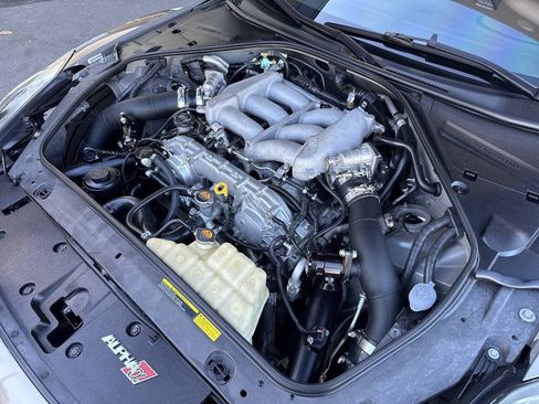 Used 2009 Nissan GT-R Premium AWD/4WD image 12