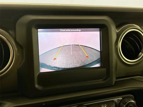 Used 2021 Jeep Wrangler Unlimited Sahara AWD/4WD image 22