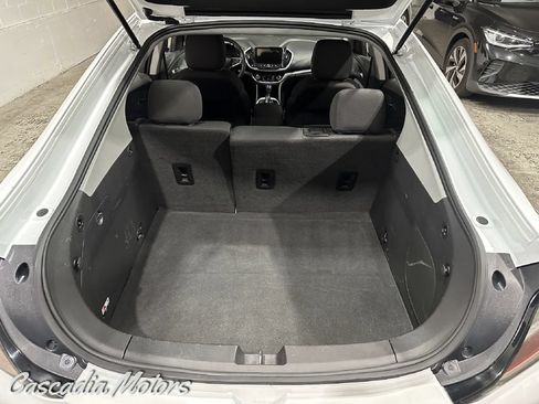 Used 2018 Chevrolet Volt LT FWD image 10