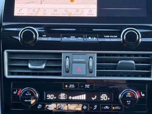 Used 2024 Nissan Armada SL w/ Captain's Chairs Package image 18