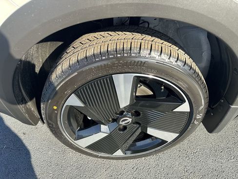 New 2025 Nissan Kicks SR AWD/4WD image 16