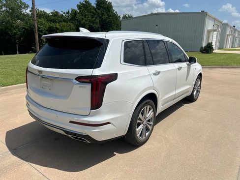 Used 2024 Cadillac XT6 Premium Luxury w/ Technology Package FWD image 5