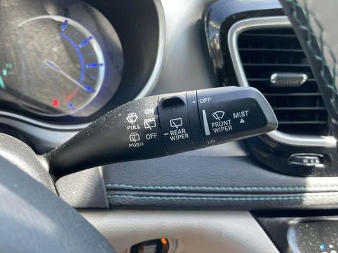 Used 2018 Chrysler Pacifica Limited w/ Advanced Safetytec Group FWD image 32