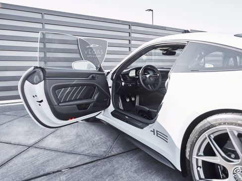 Used 2024 Porsche 911 GT3 RS w/ Extended Leather Package image 31