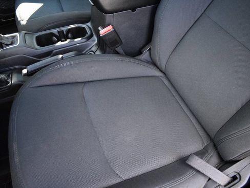 Used 2022 Jeep Gladiator Sport image 12