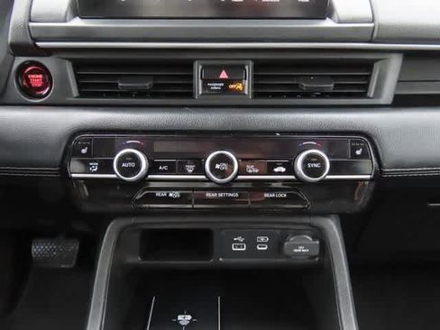 Certified 2023 Honda Pilot Touring image 25