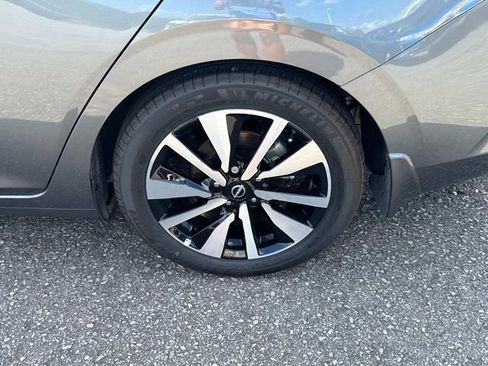 New 2025 Nissan Sentra SV w/ SV Premium Package image 14