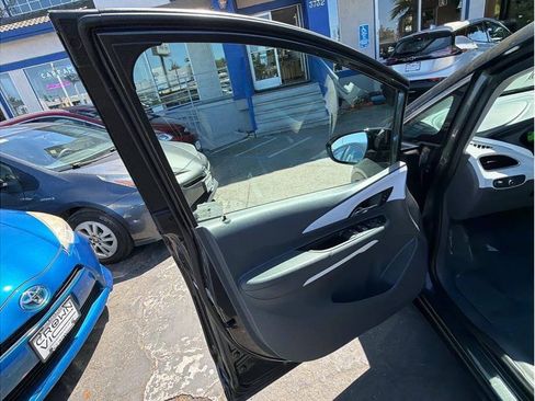 Used 2017 Chevrolet Bolt LT FWD image 13
