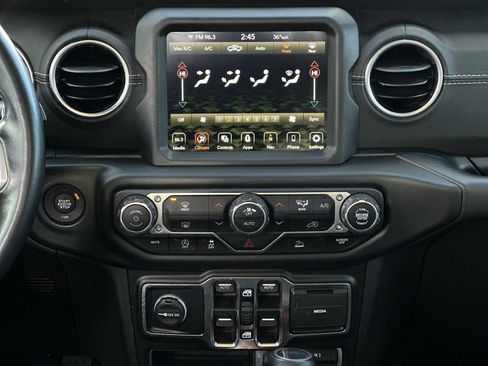 Certified 2020 Jeep Gladiator Overland image 16