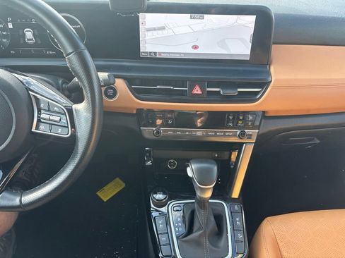 Certified 2024 Kia Seltos SX w/ SX Sunroof Package AWD/4WD image 10