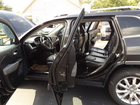 Used 2014 Jeep Cherokee Limited FWD image 12