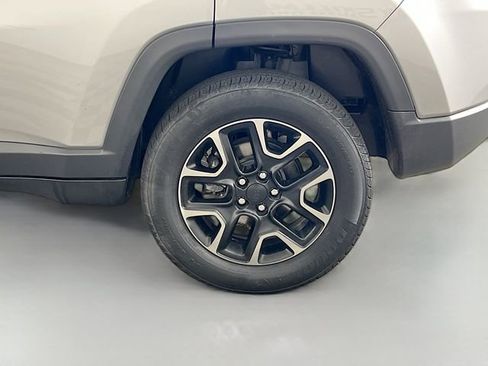 Used 2019 Jeep Compass Trailhawk AWD/4WD image 33