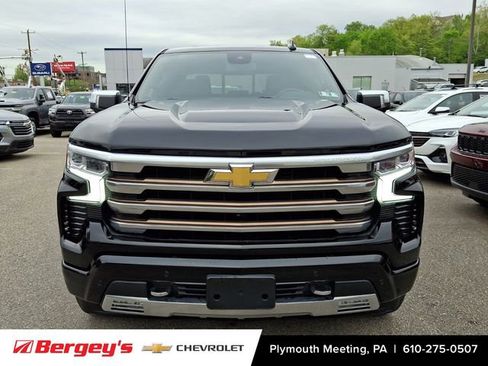 Certified 2022 Chevrolet Silverado 1500 High Country w/ High Country Premium Package AWD/4WD image 3