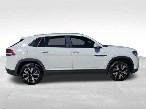 Used 2020 Volkswagen Atlas Cross Sport SE FWD image 4
