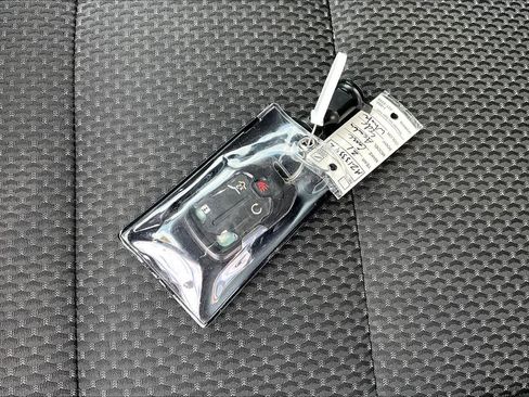 Used 2021 GMC Acadia SLE w/ Driver Convenience Package image 14